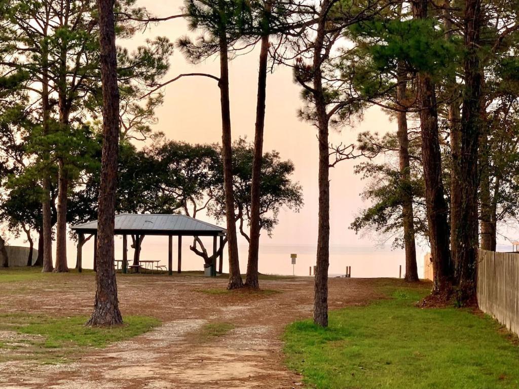 New! Close To Beach, Cozy, New Beds & Family Friendly Navarre Luaran gambar